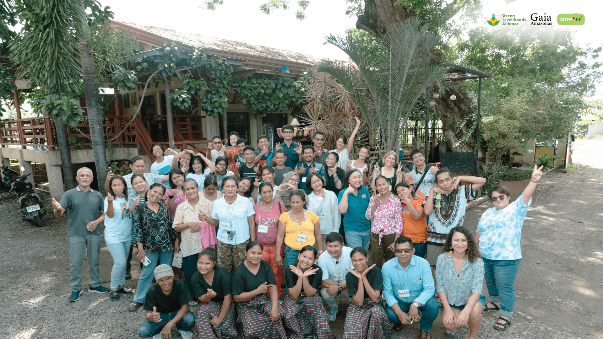 Foto bersama peserta NTFP X GAIA Amazona Exchange Learning Foto oleh Exchange Learning Team (2025) 